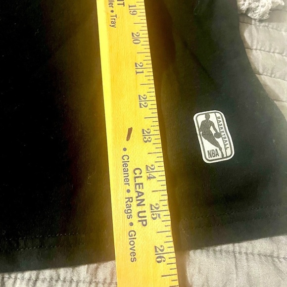 NBA Logo T-Shirt - Medium - Picture 4 of 4